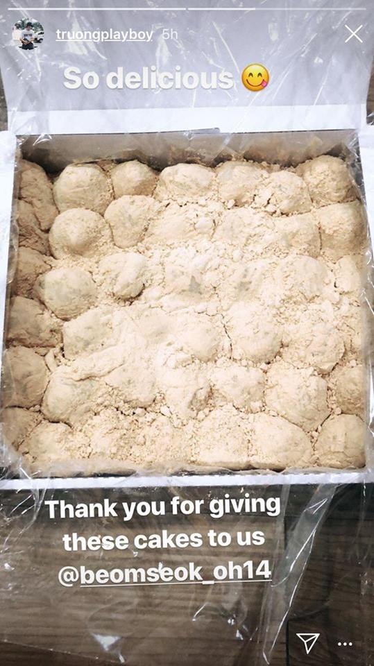 Xuân Trường được đồng đội cũ tặng quà ảnh 1 Xuan Truong duoc dong doi cu tang qua anh 1