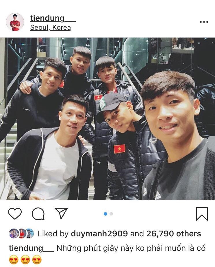 Tuyen thu DTVN an choi,  mua sam tai Han Quoc anh 8