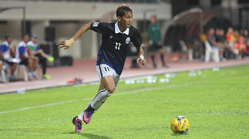 'Messi Campuchia' gian doi, bong gio chia tay doi tuyen quoc gia hinh anh