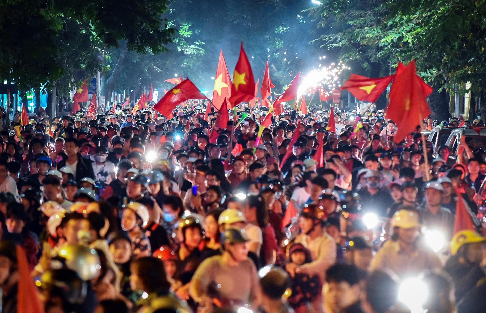 Bao Han Quoc: 'Viet Nam da AFF Cup nhu the Han Quoc du World Cup' hinh anh