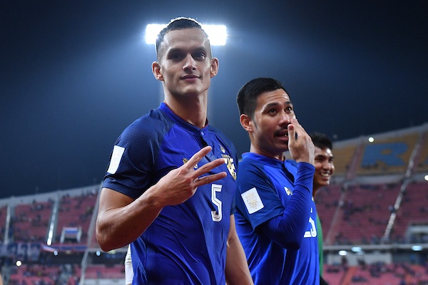 Cau thu Thai Lan: 'Chung toi se xu dep Malaysia tai Rajamangala' hinh anh