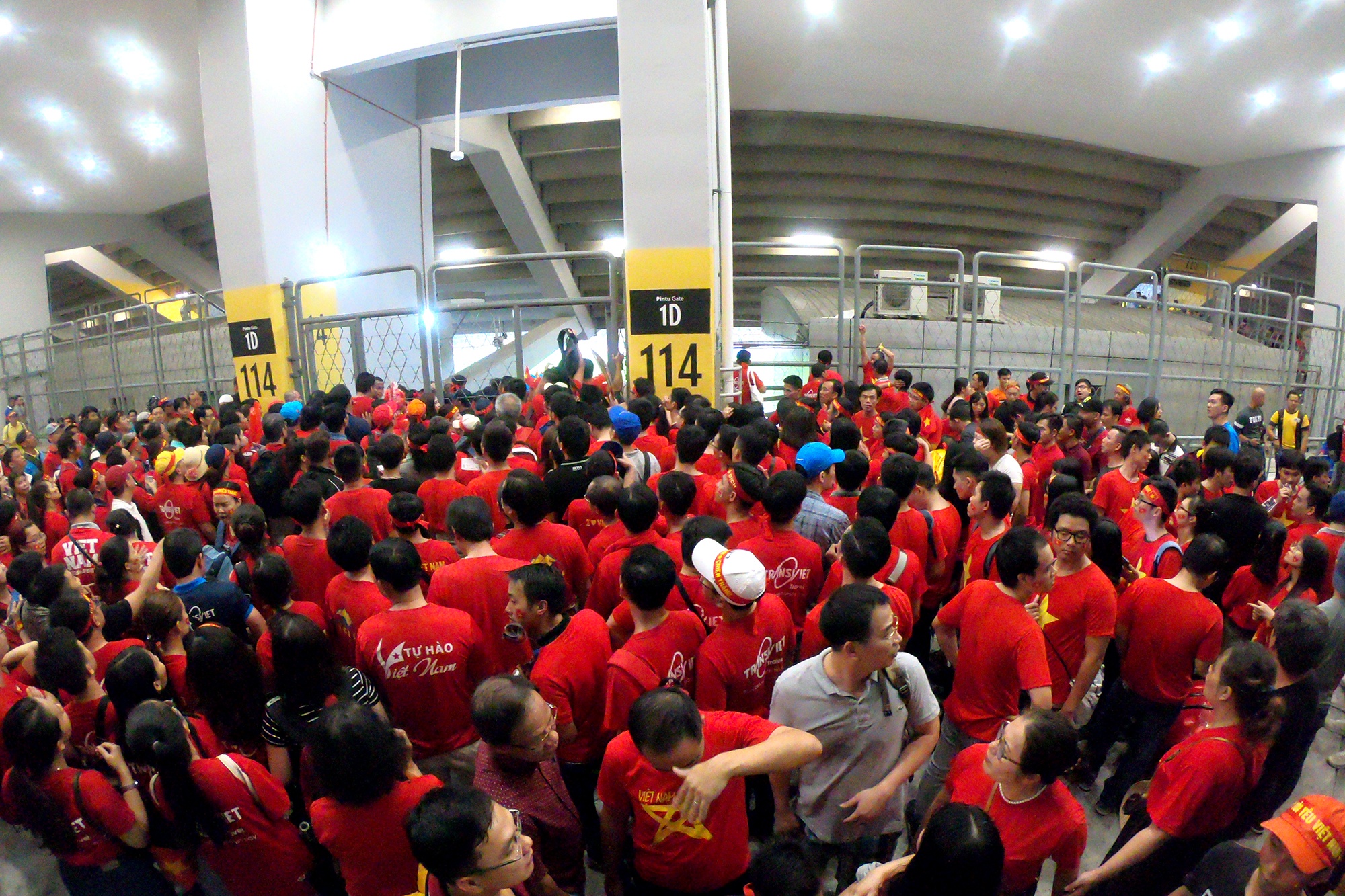 LDBD Malaysia dieu tra viec CDV Viet Nam khong the vao san Bukit Jalil hinh anh