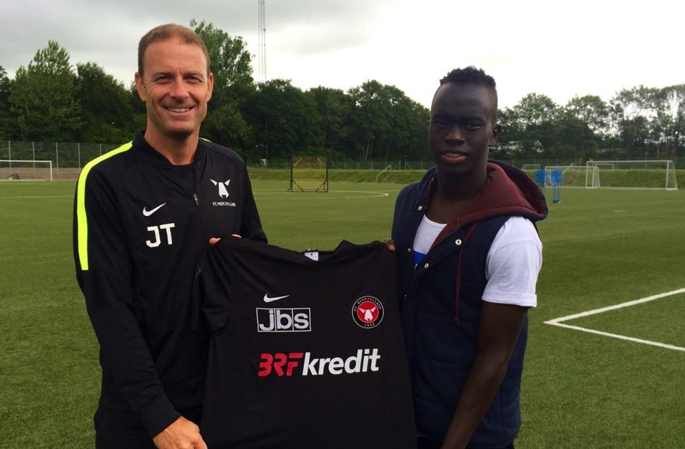 Awer Mabil ảnh 6 Awer Mabil anh 6