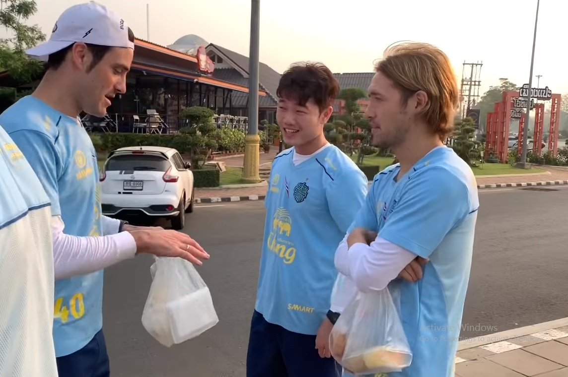 Xuan Truong tuoi cuoi cung dong doi moi tai Buriram United hinh anh