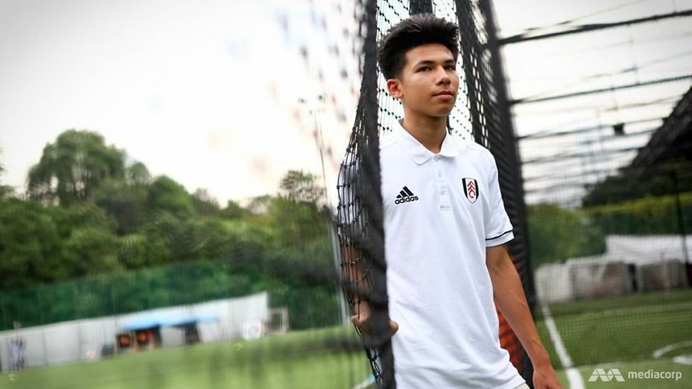 Tai nang tre Ngoai hang Anh co nguy co ngoi tu tai Singapore hinh anh