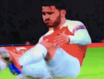 Hau ve Arsenal non tren san sau pha va cham voi cau thu MU hinh anh