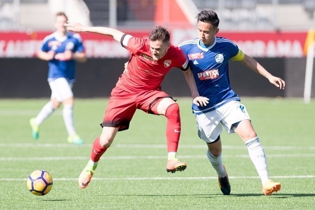 Doi hinh cau thu Viet kieu anh 6