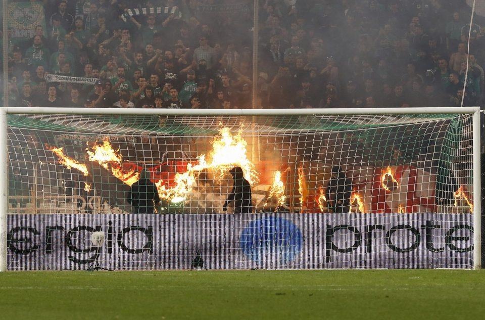 CDV dot pha khien tran derby Hy Lap ket thuc trong hon loan hinh anh