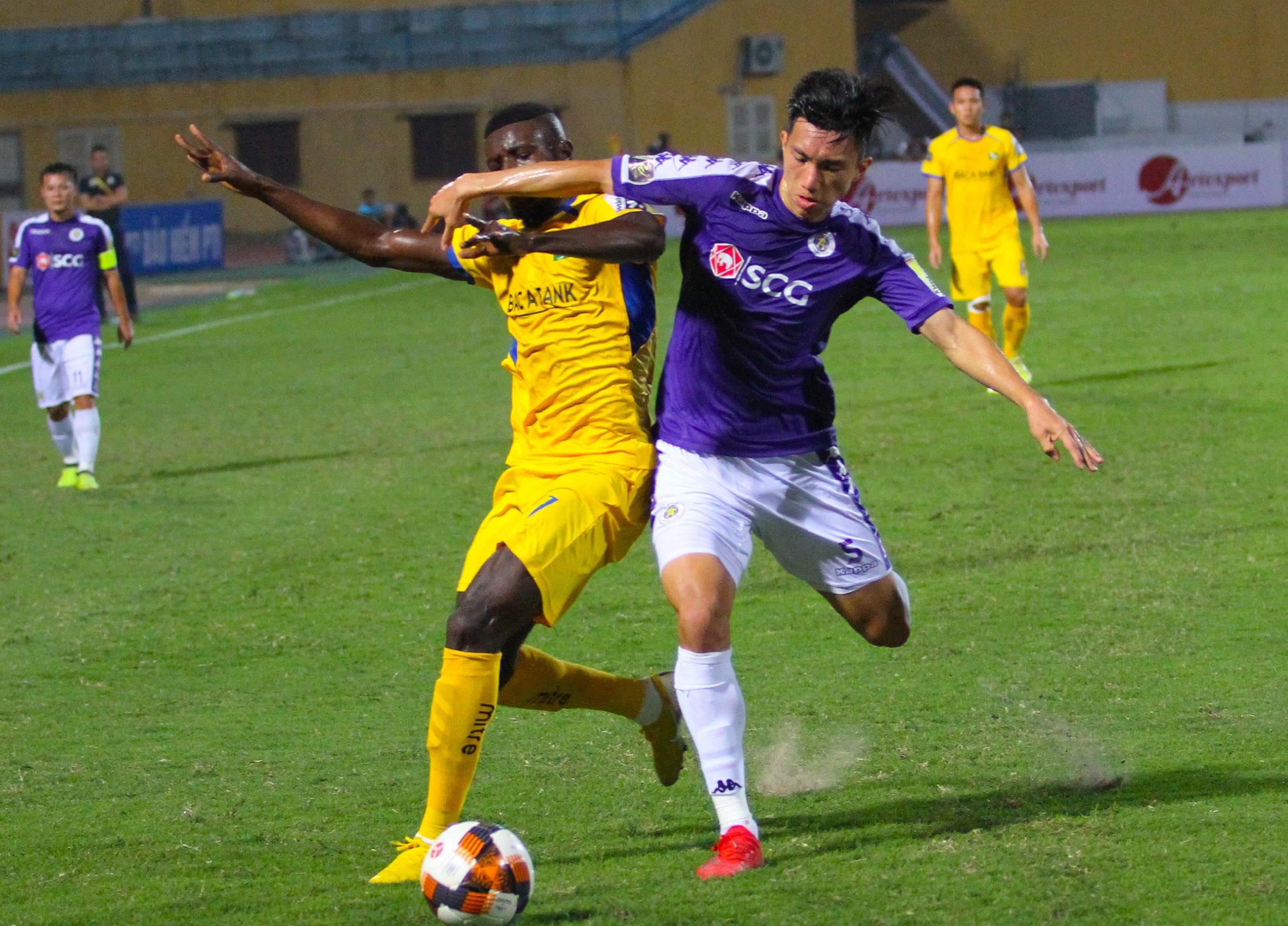 Olaha bat luc truoc hang phong ngu Ha Noi anh 4