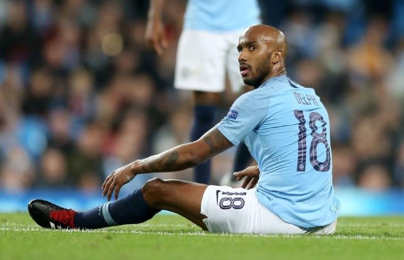 CDV Man City goi Fabian Delph la thang bat tai sau tran thua Tottenham hinh anh