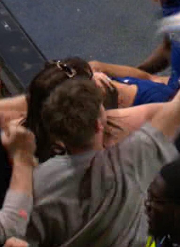 Higuain lao dau vao nguc CDV de an mung anh 1