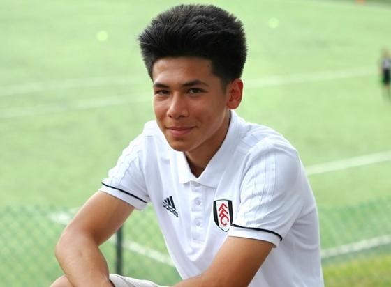 Cau thu tranh nhap ngu o Singapore duoc goi len U23 Thai Lan hinh anh