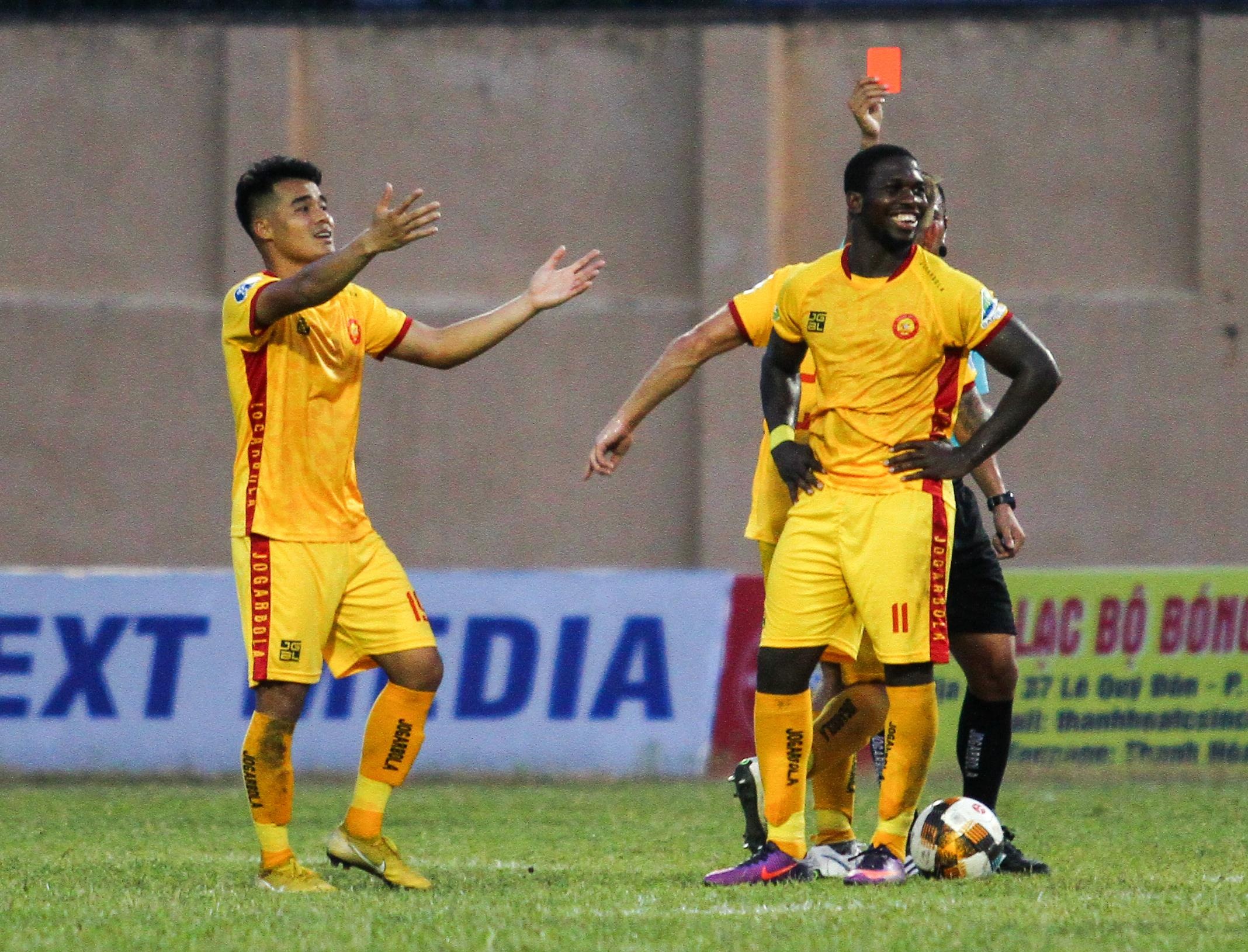 HLV Duc Thang phan nan cong tac trong tai anh 1