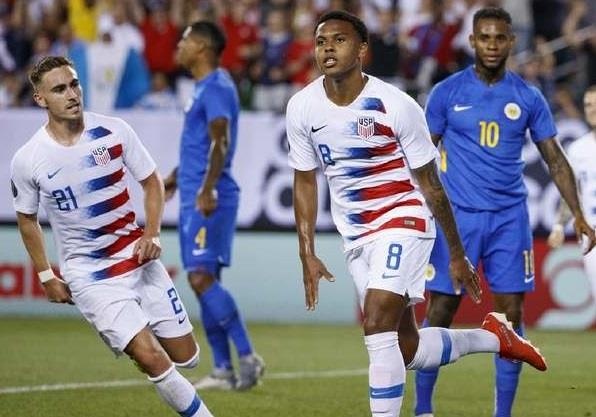 Curacao that bai dang tiec truoc tuyen My tai tu ket Gold Cup hinh anh