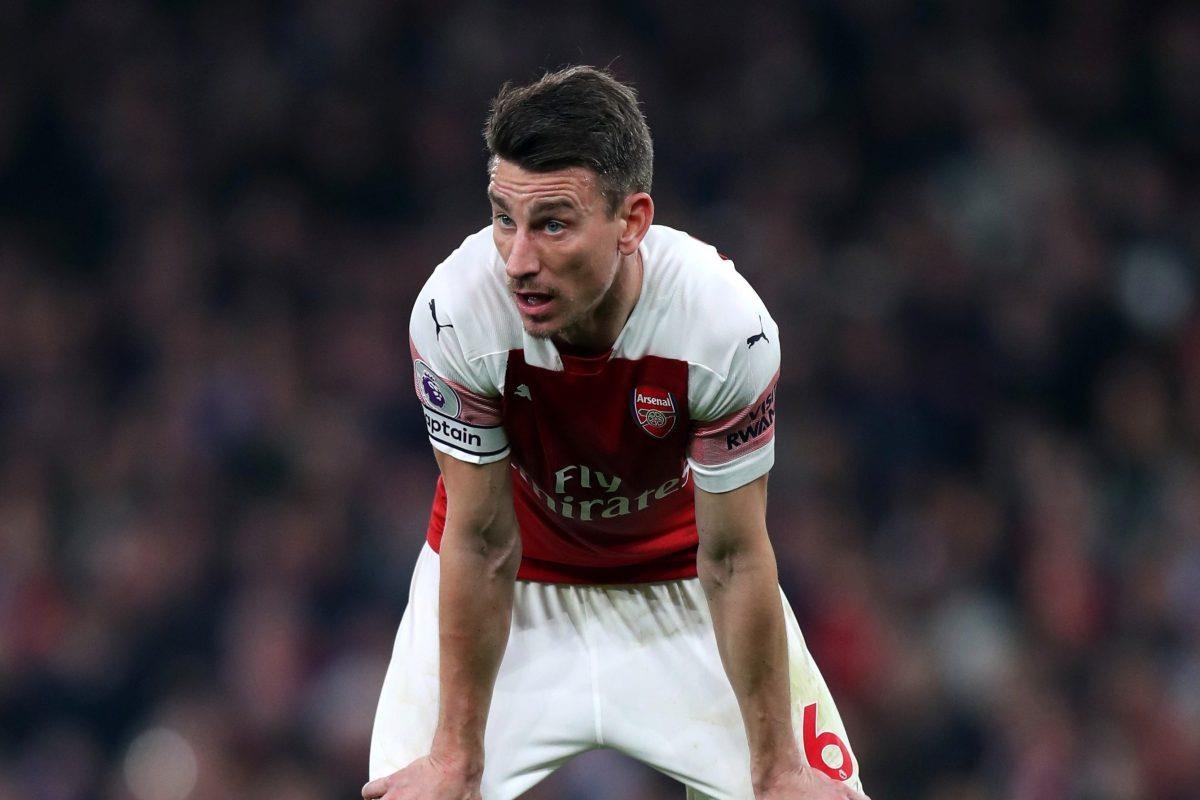 Koscielny tiep tuc gay that vong voi cach hanh xu thieu chuyen nghiep hinh anh