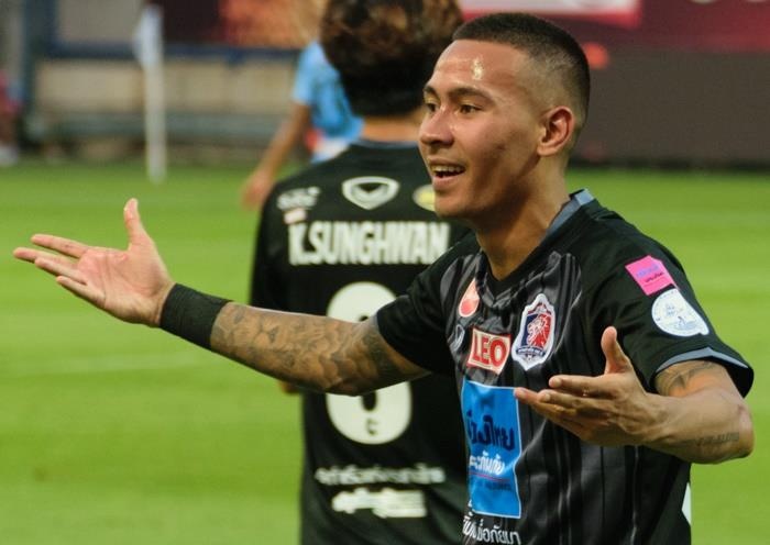 Cau thu U22 Thai Lan bi loai vi lua doi HLV Nishino hinh anh