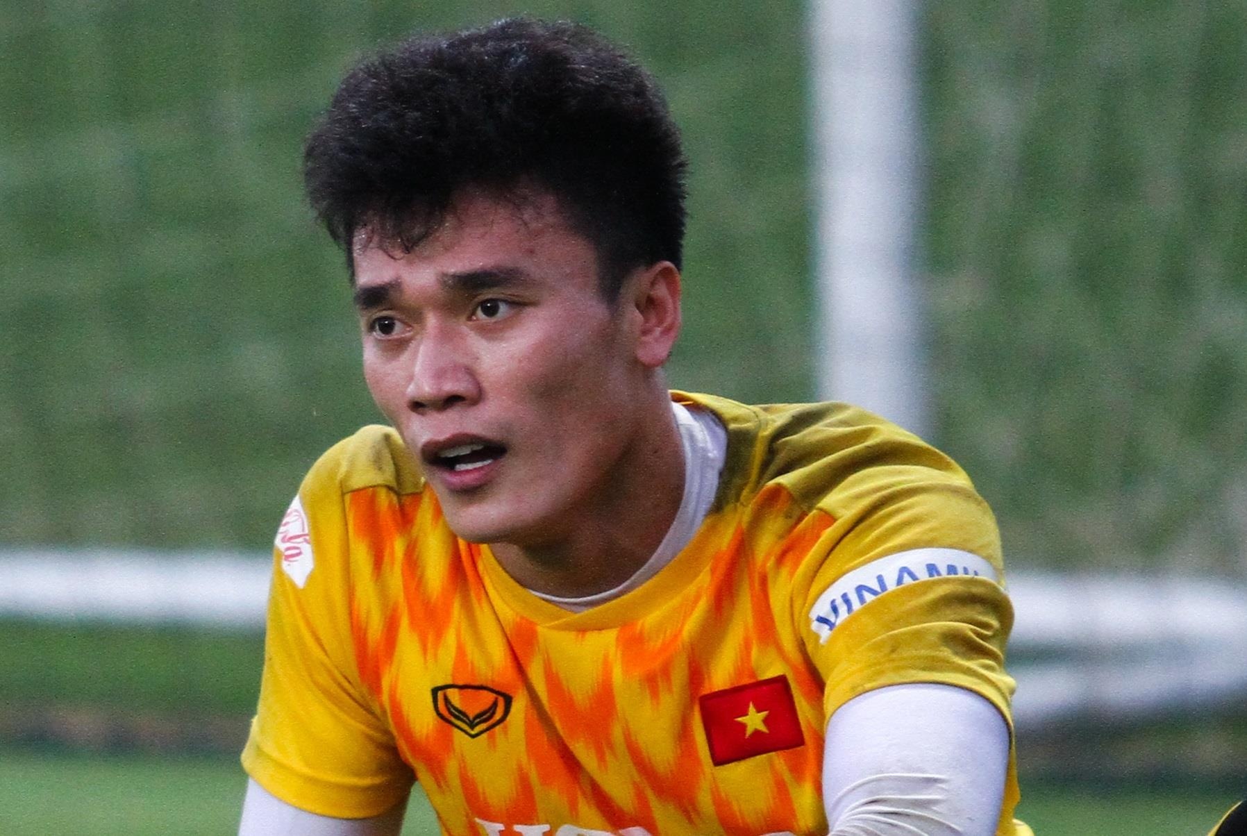 Bui Tien Dung tap nang cung U22 Viet Nam hinh anh