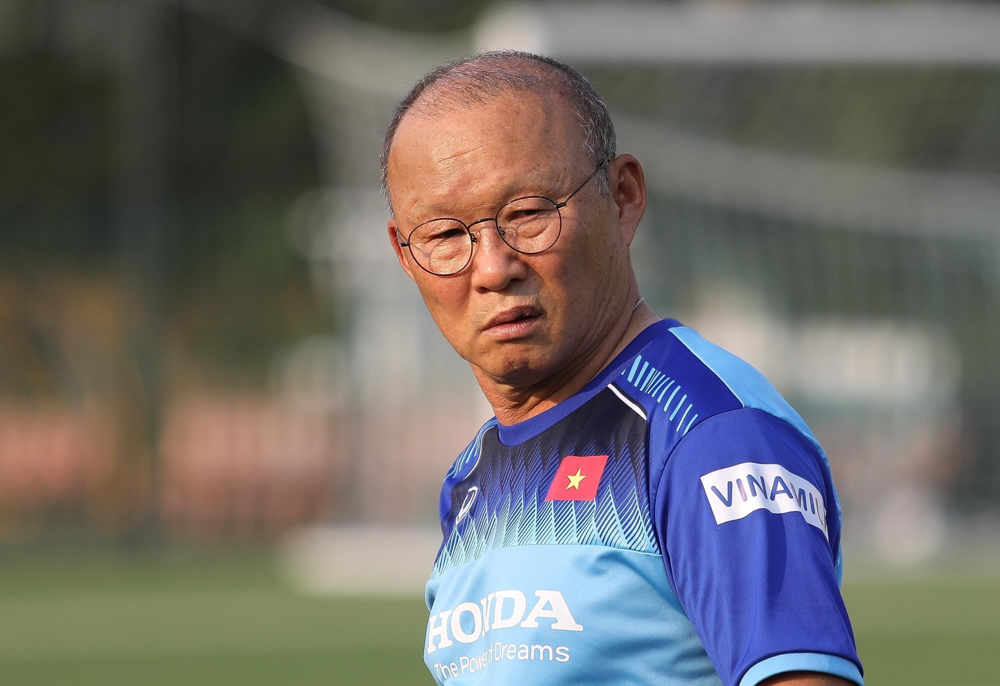 Bao Han: 'Muc luong hien tai la thiet thoi cho HLV Park' hinh anh