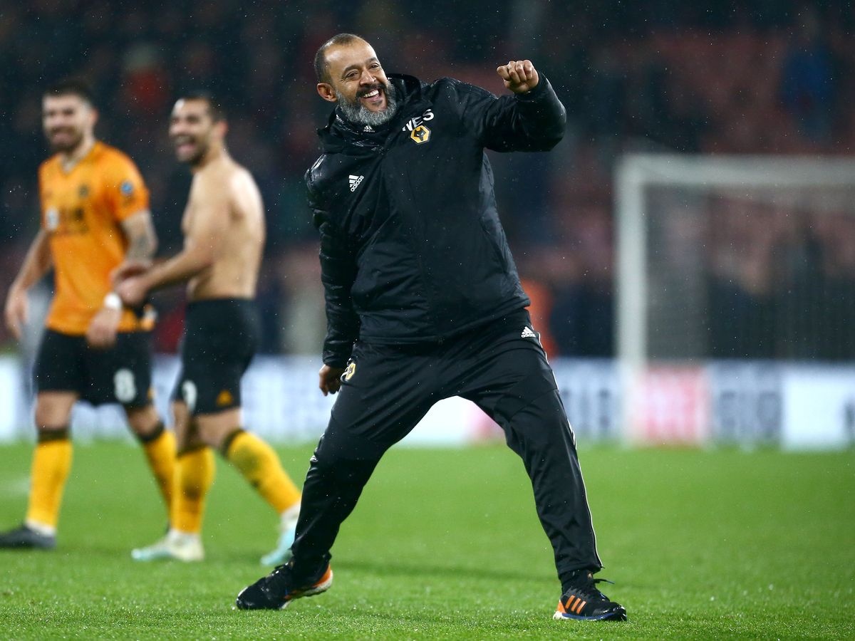 Ung vien thay the HLV Emery anh 2