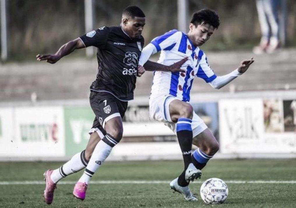 Van Hau: 'Toi khong muon roi Heerenveen chi sau mot mua giai' hinh anh