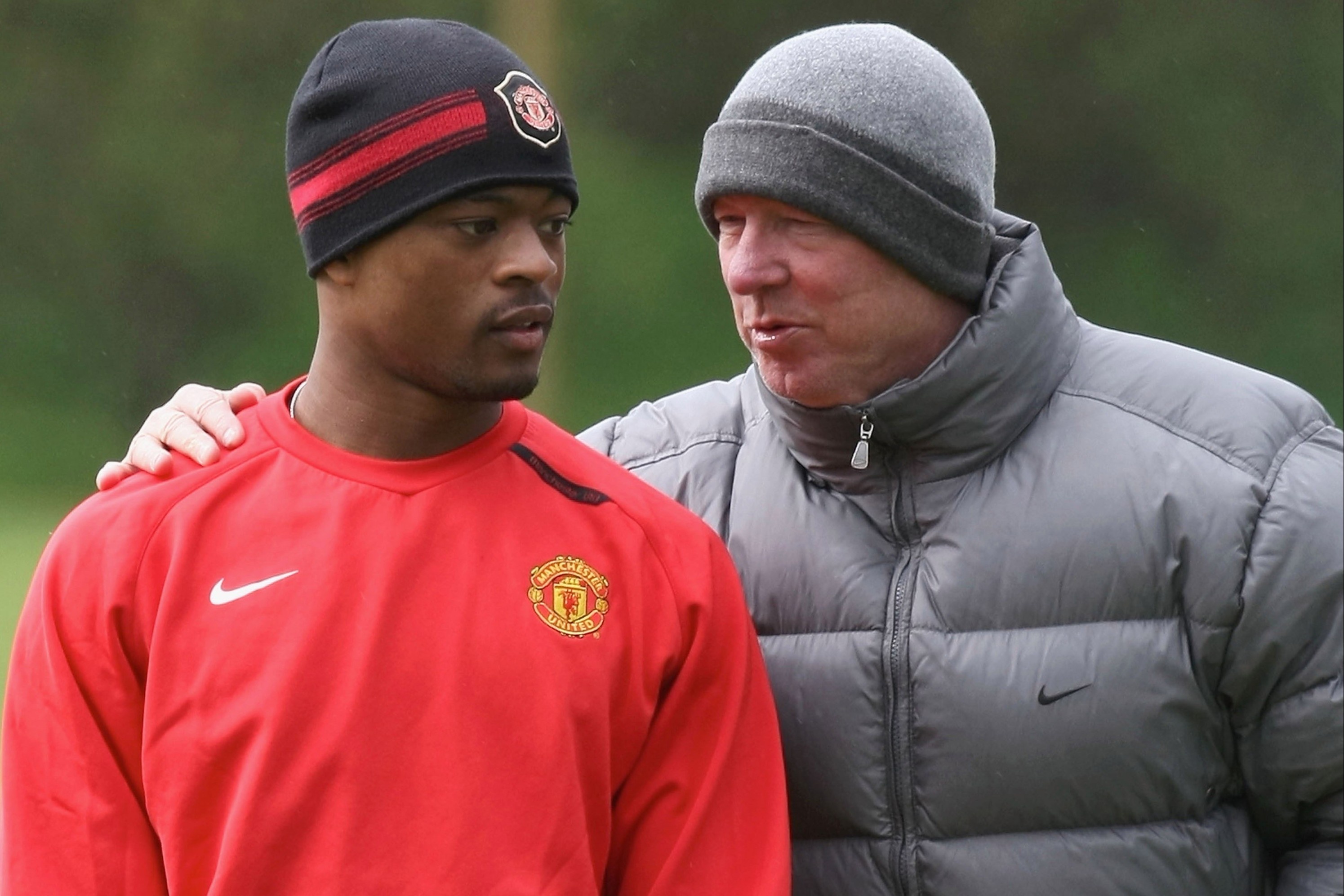 Evra: 'Sir Alex het vao mat trong lan dau noi chuyen voi toi' hinh anh