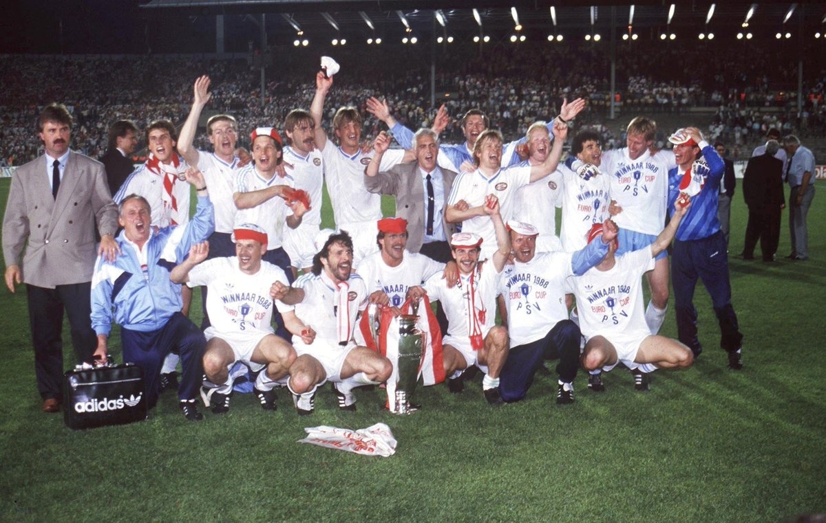 PSV muon chieu mo Doan Van Hau anh 2