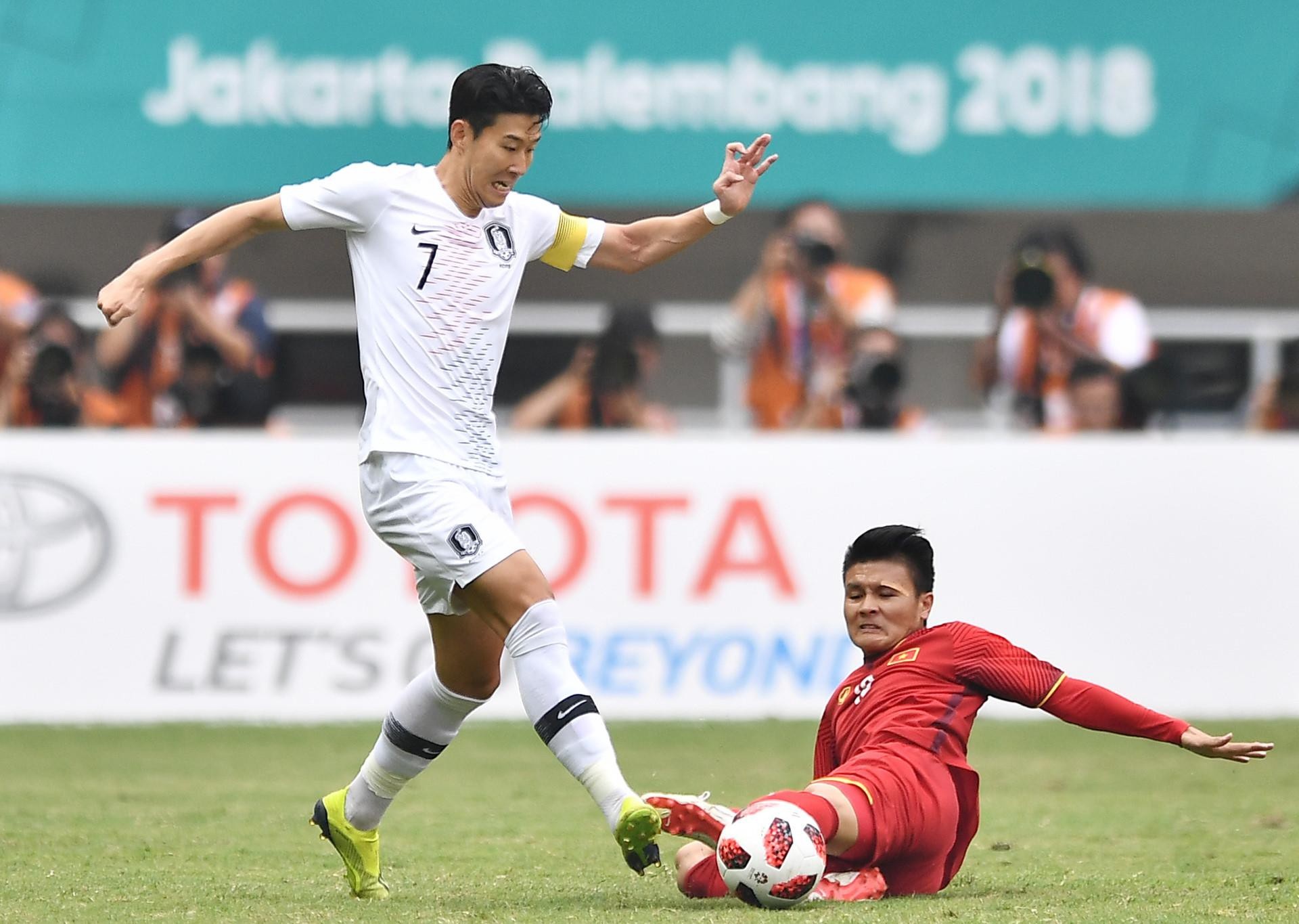 HLV Park: 'Cau thu Viet Nam co the lam duoc nhu Son Heung-min' hinh anh