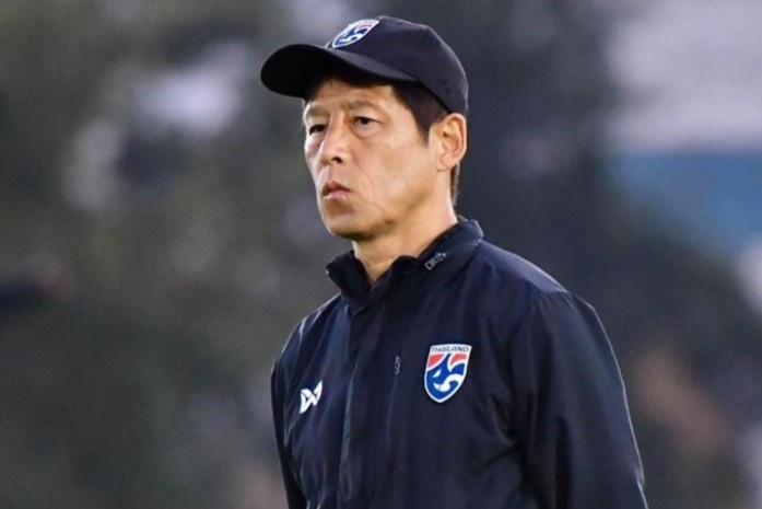 HLV Thai Lan dam chieu o buoi tap sau tran thua U23 Australia hinh anh