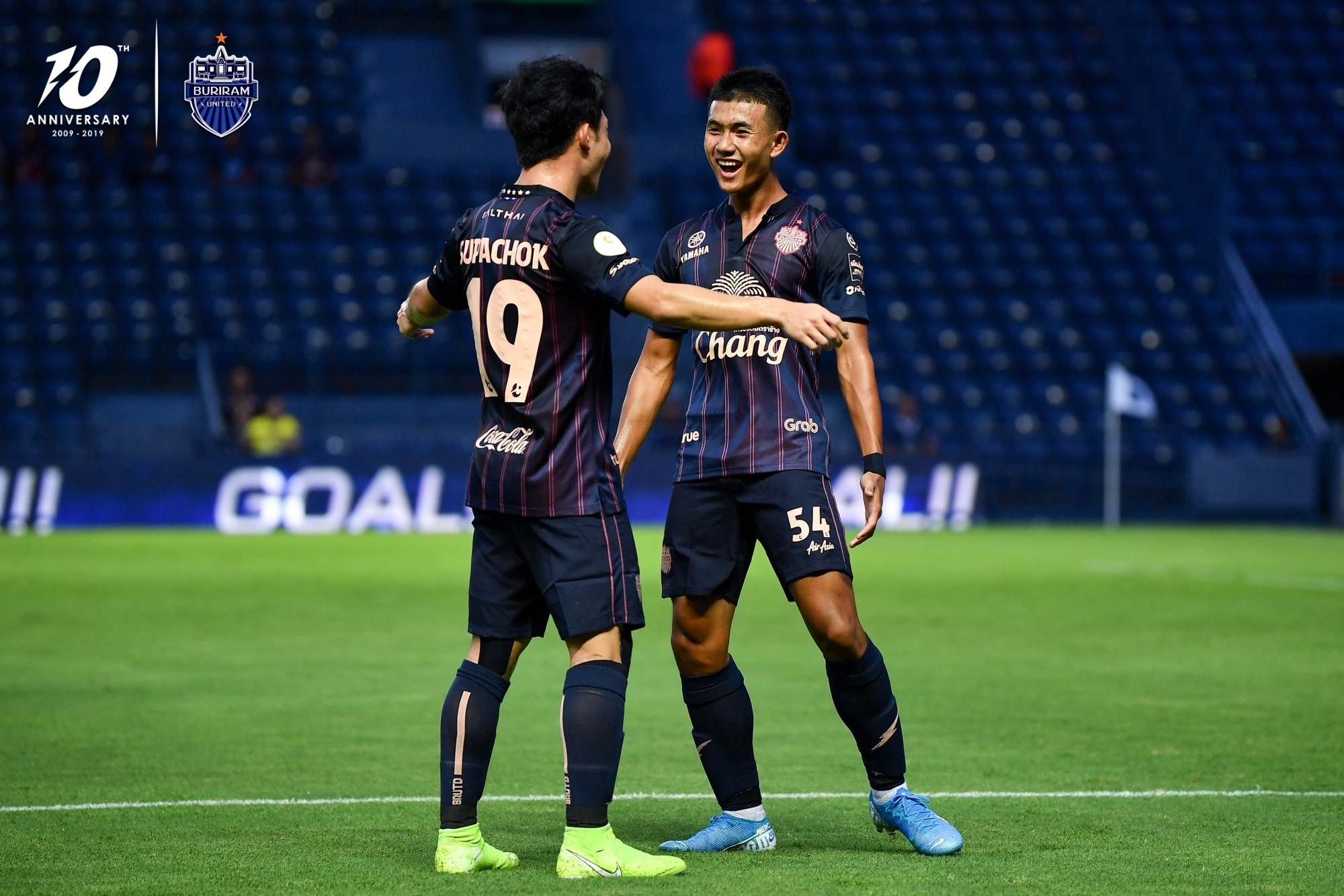 Buriram United - TP.HCM anh 1