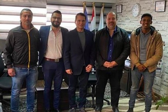 Cau thu 75 tuoi lap ky luc trong lich su bong da hinh anh