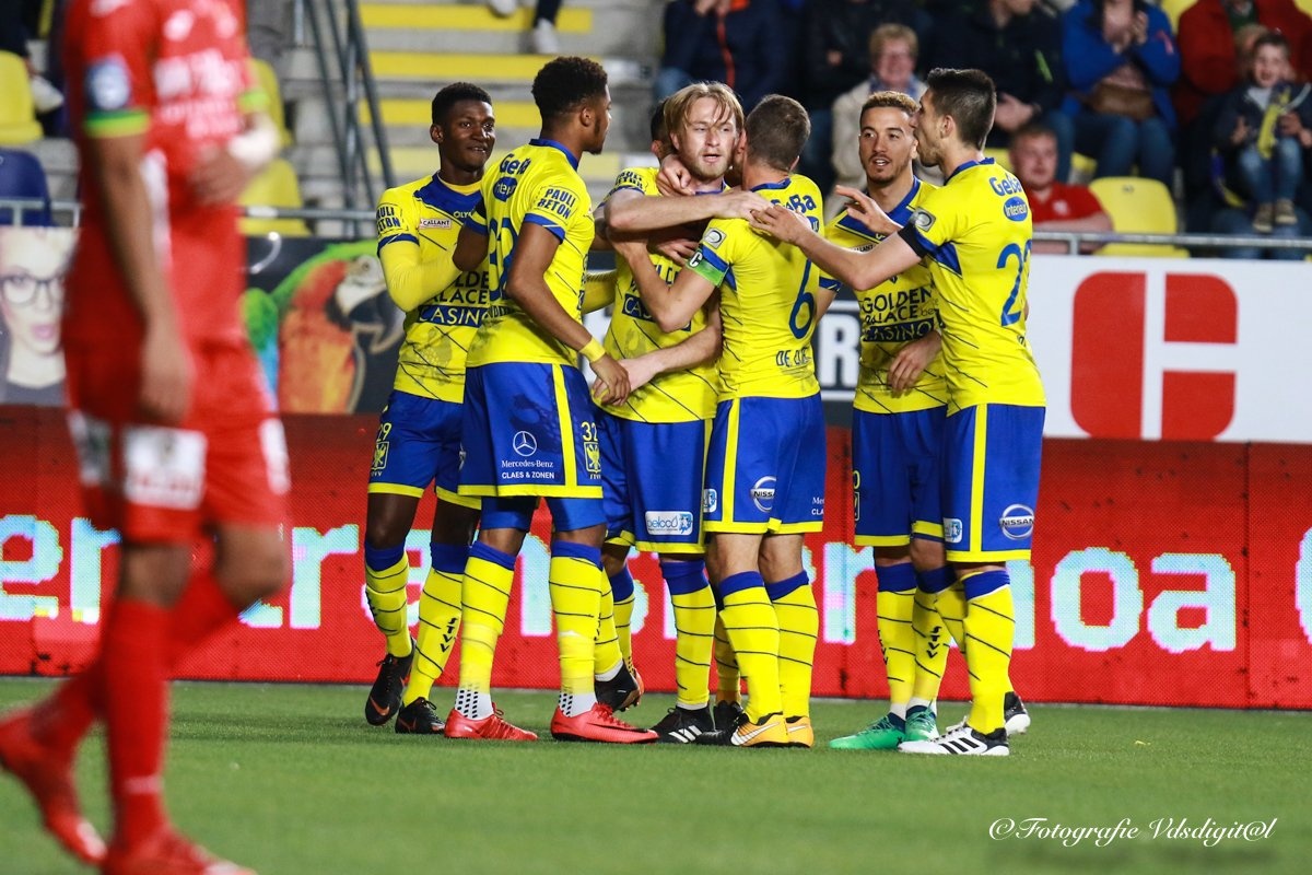 Cong Phuong ghi ban tro lai anh 2