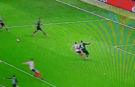 Morata bi CDV chi trich sau tinh huong truot chan vo duyen hinh anh