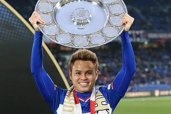 HLV Miura du doan Theerathon se tiep tuc vo dich J.League hinh anh