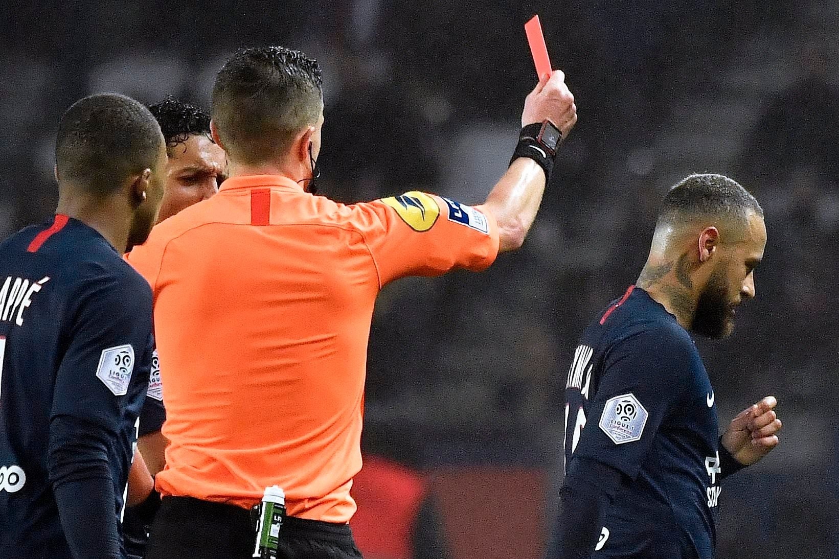 'Pha pham loi cua Neymar la phan ung binh thuong' hinh anh