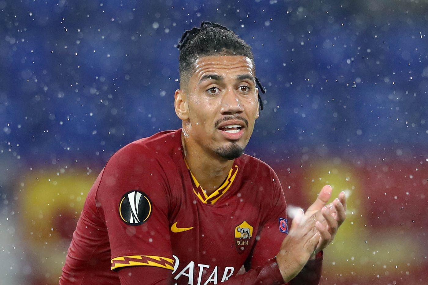MU doi 25 trieu bang cho Smalling, AS Roma gap kho hinh anh
