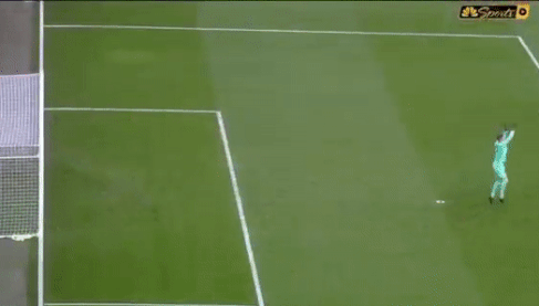 James Milner tung nguoi cuu thua truoc vach voi hinh anh