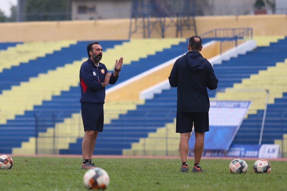 Cau thu da V.League 10 nam chua biet chay cho anh 2