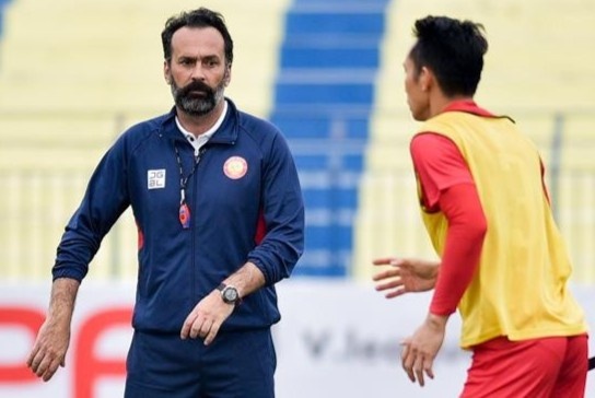 HLV Thanh Hoa: 'Cau thu da V.League 10 nam van chua biet chay cho' hinh anh