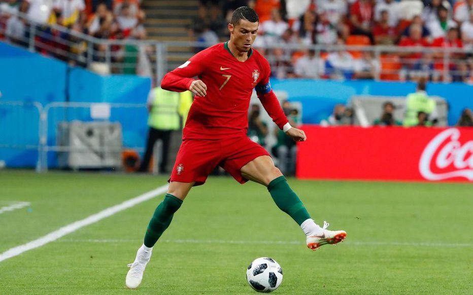 Cristiano Ronaldo anh 1