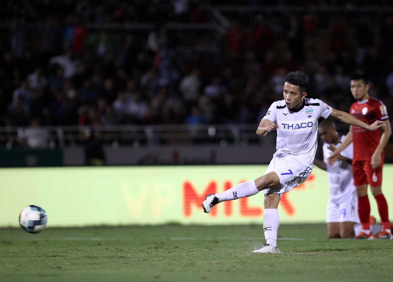 Doi hinh cau thu thuan chan trai anh 6