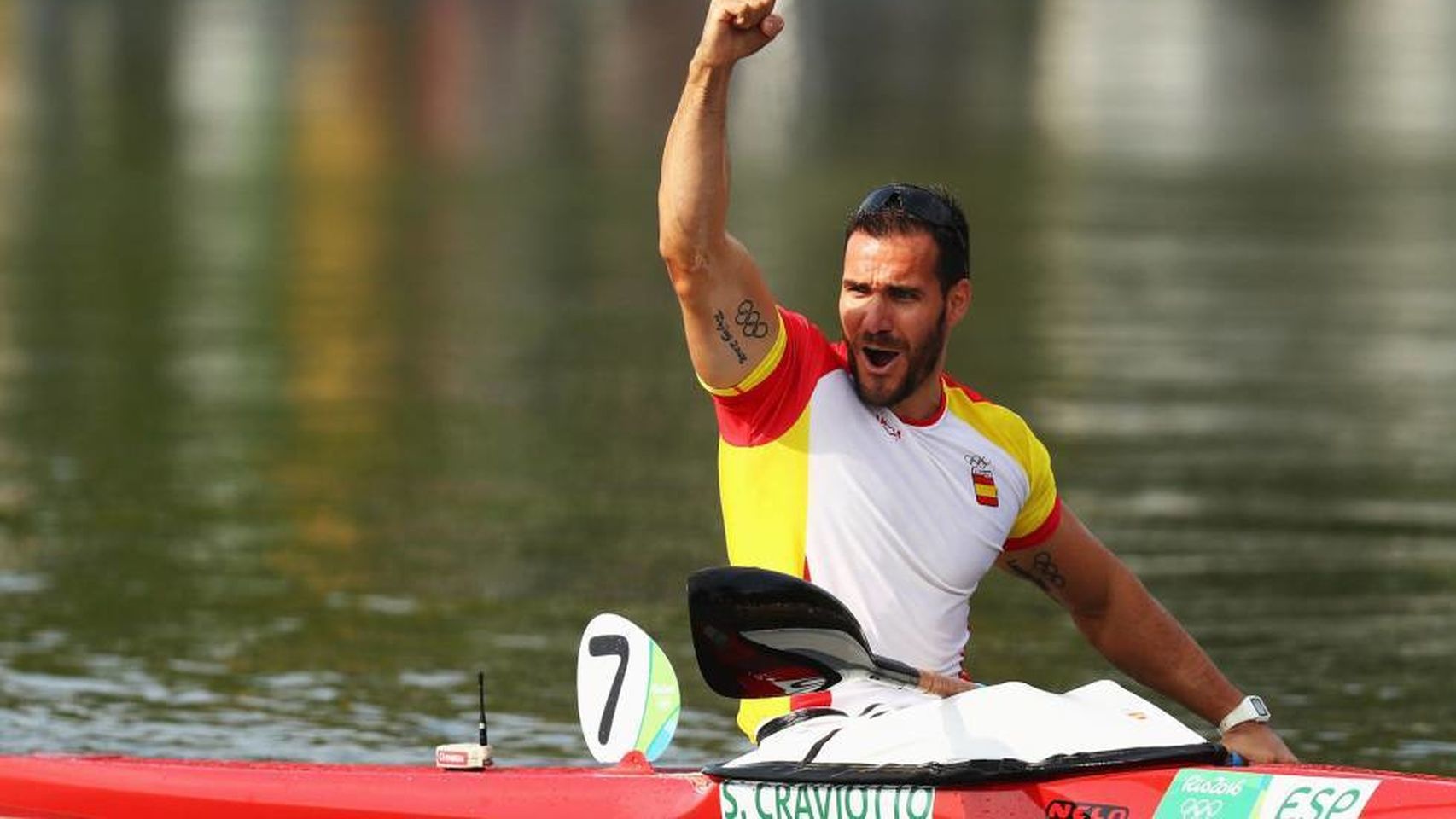 VDV Saul gia nhap luc luong canh sat Tay Ban Nha hinh anh