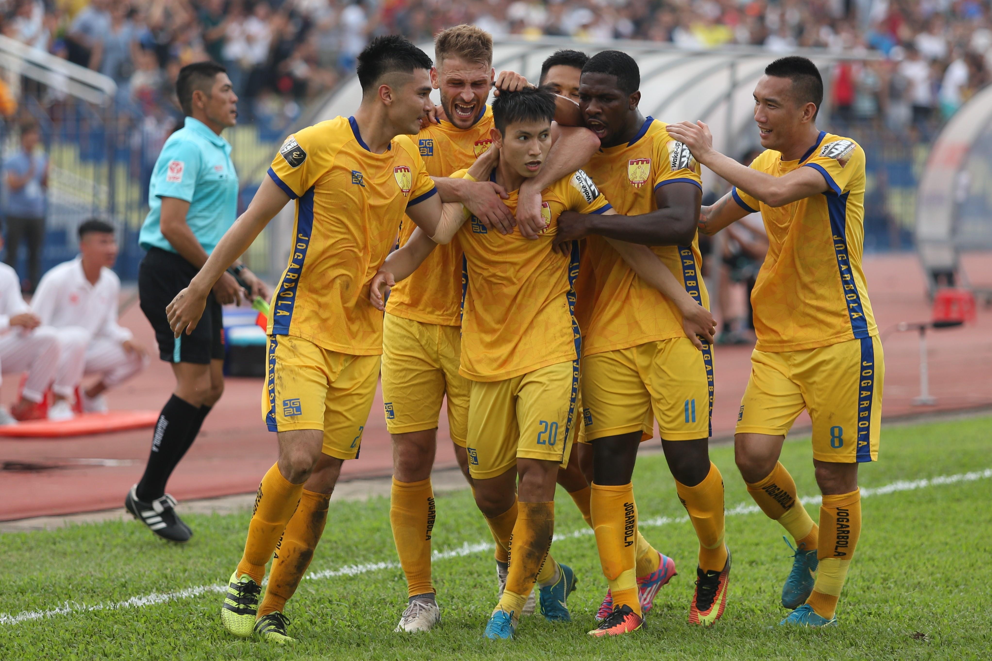 Cau thu CLB Thanh Hoa tu nguyen giam luong nhieu nhat V.League hinh anh