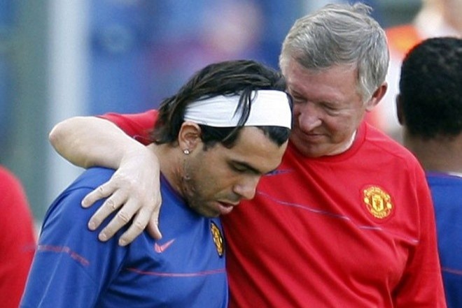 Tevez: 'Sir Alex hanh xu nhu the ong ay la thu tuong Anh' hinh anh