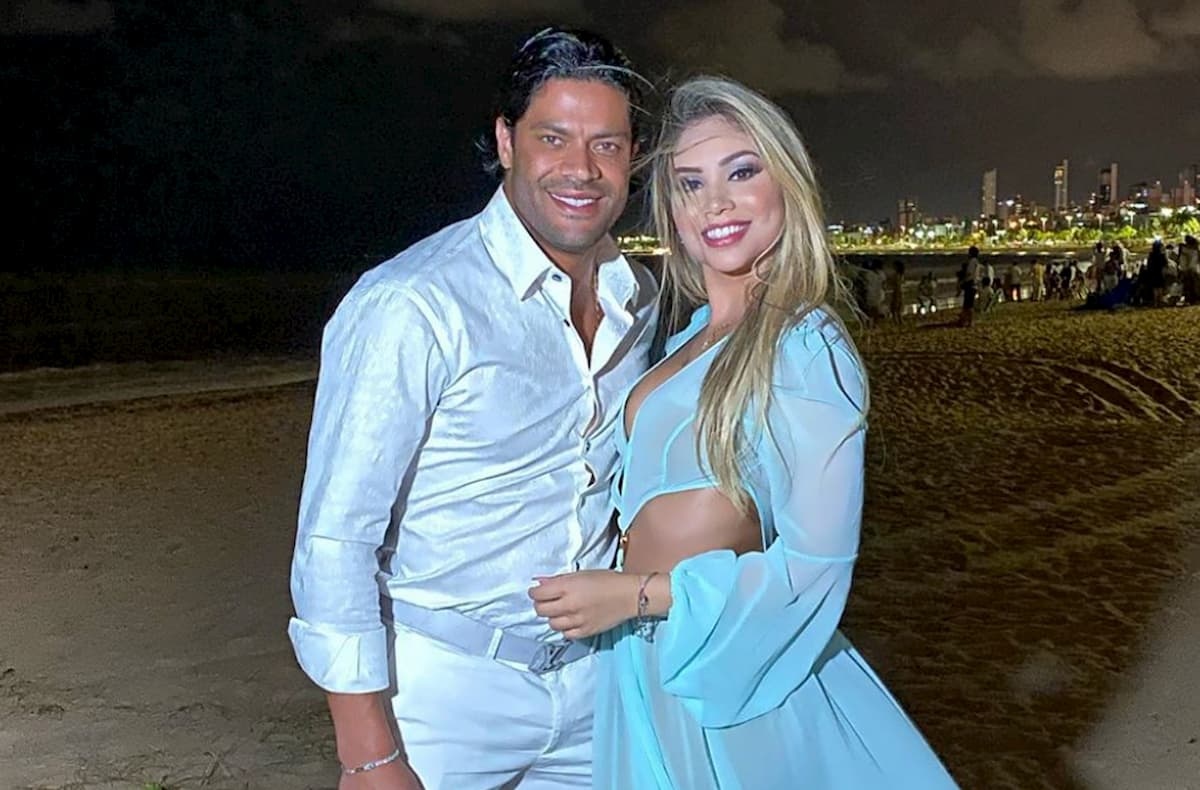 Hulk cuoi chau gai vo cu anh 1