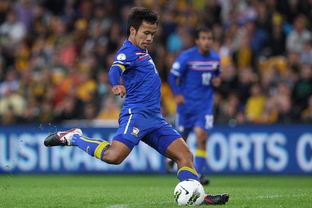 Cau thu tung choi bong o V.League va Thai League anh 3