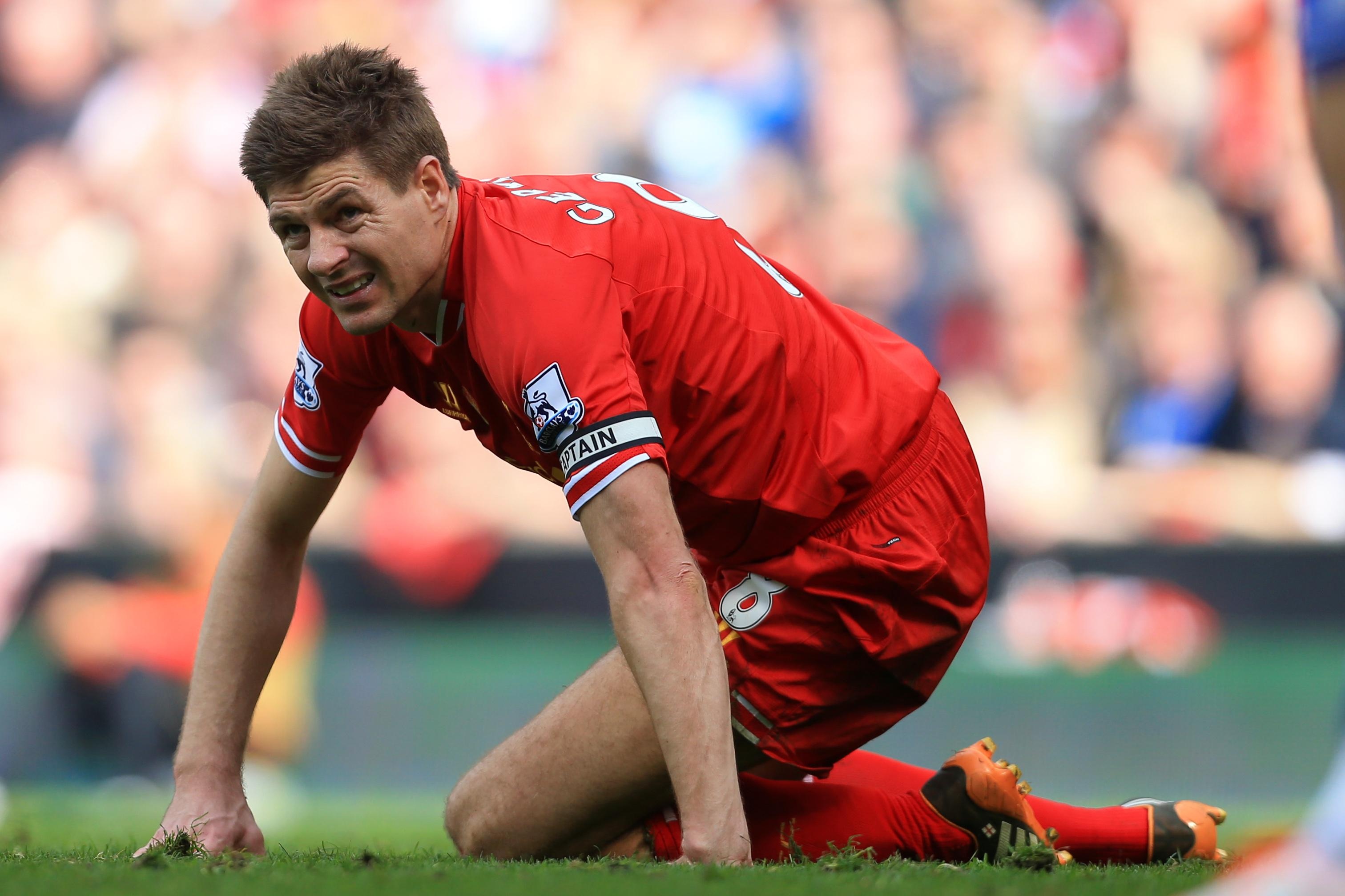Ngay Liverpool chet lang boi cu truot chan dinh menh cua Gerrard hinh anh