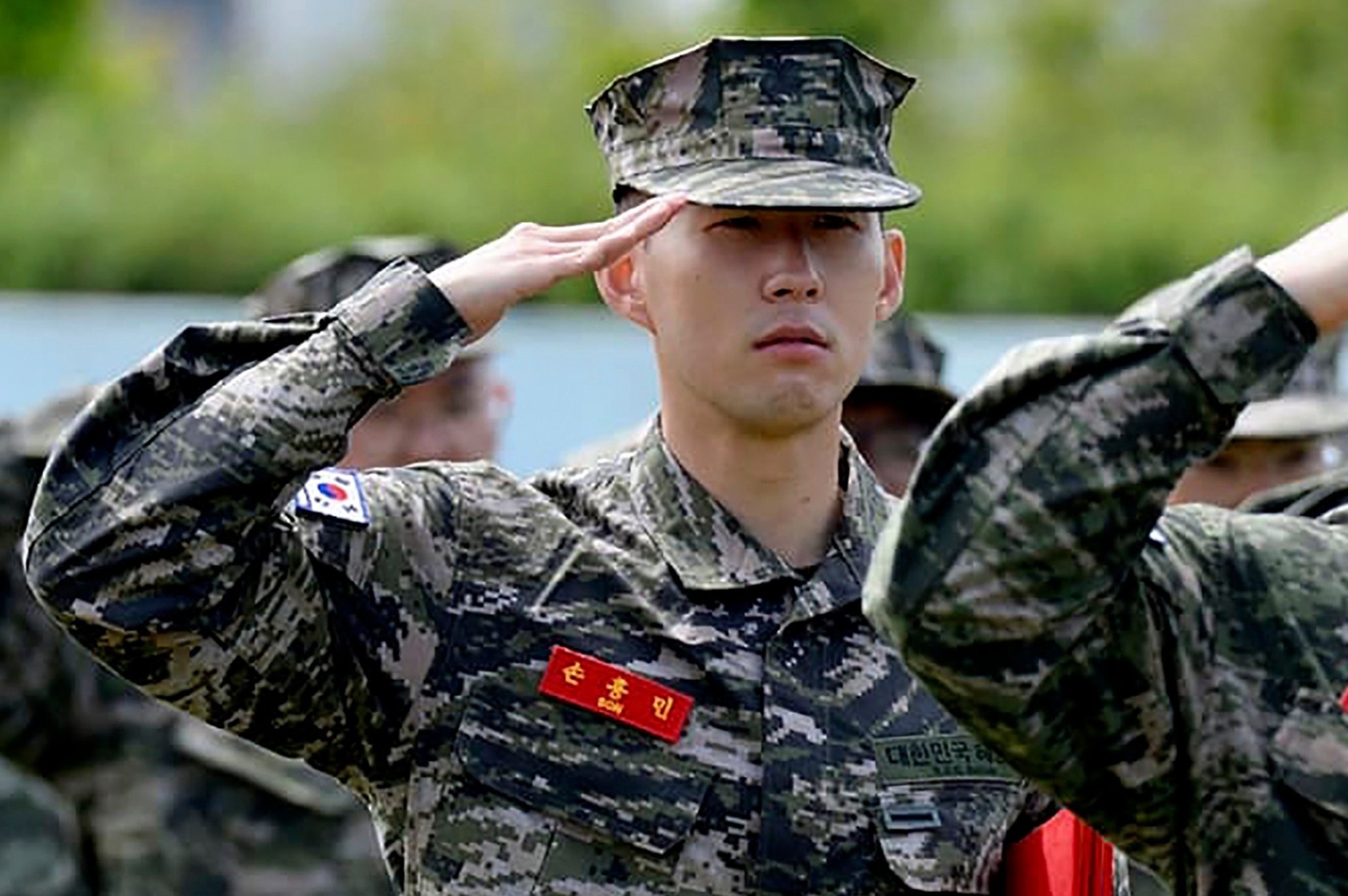 Son Heung-min ban dan that, chui day thep gai trong 3 tuan tap luyen hinh anh