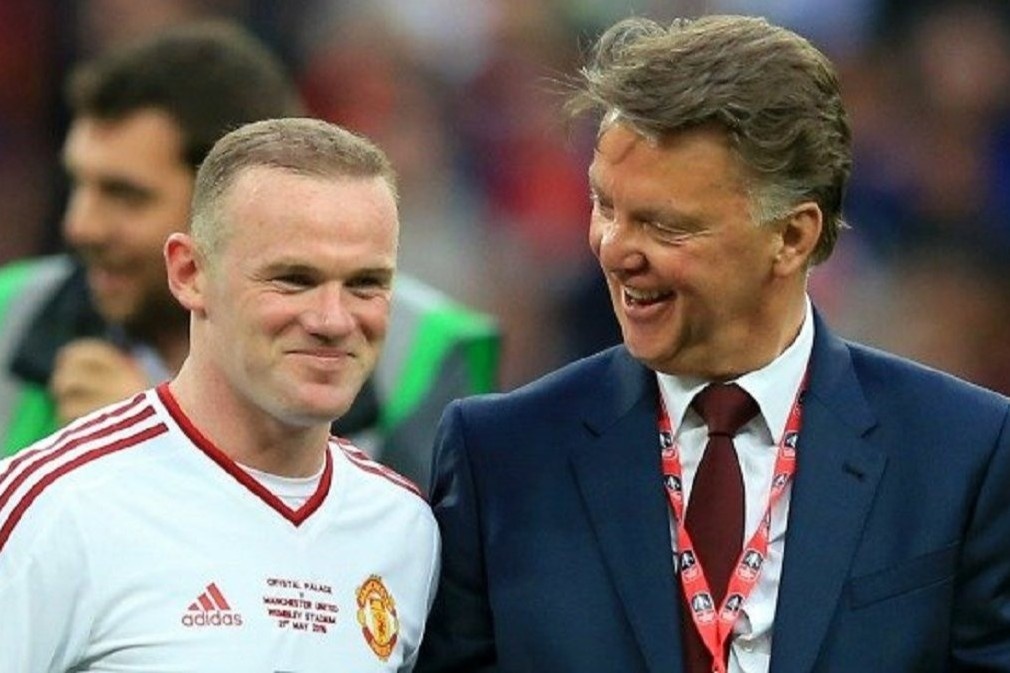 Rooney: 'MU se manh hon nhieu neu Van Gaal o lai' hinh anh