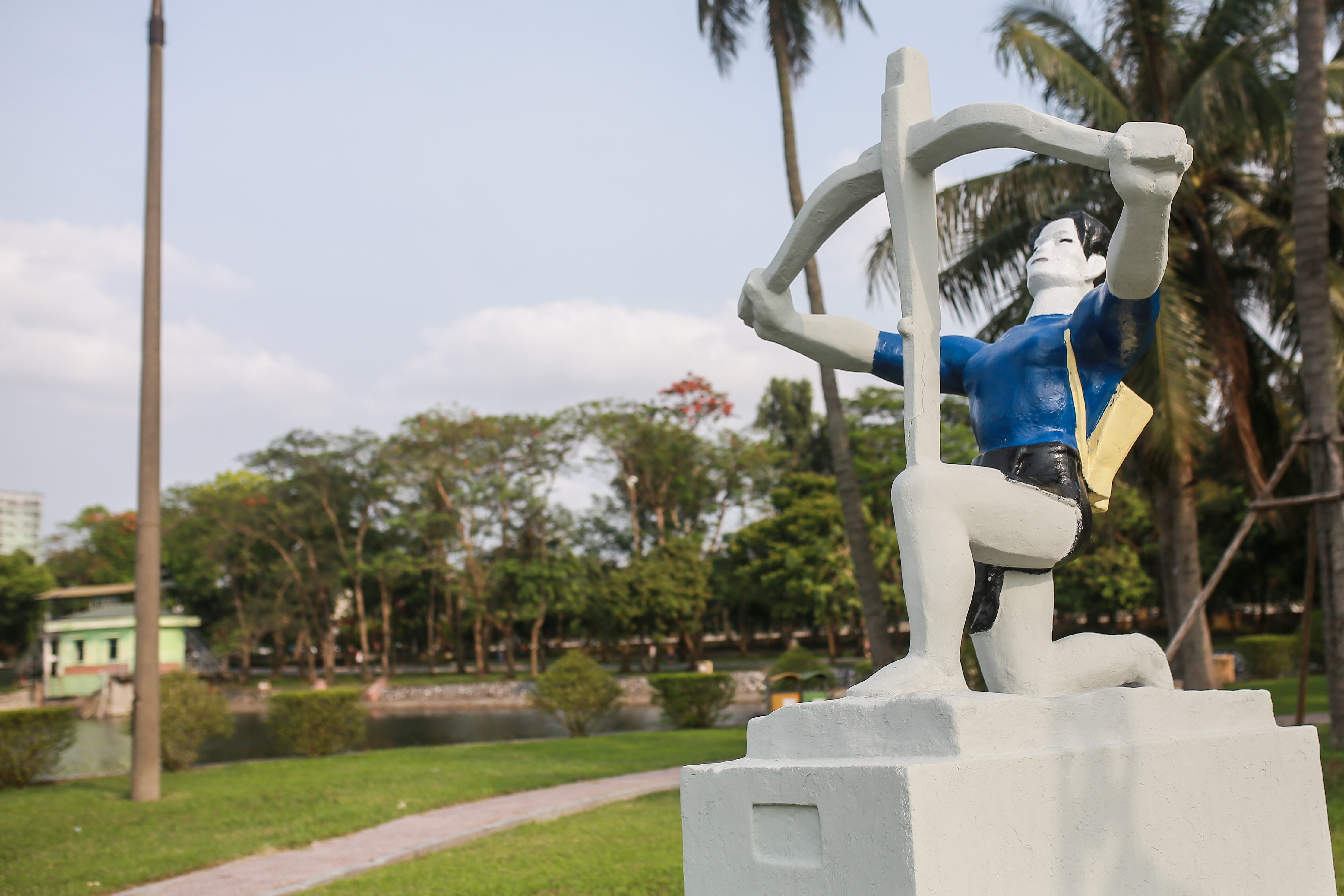 Tuong tai Cong vien Thong Nhat anh 3