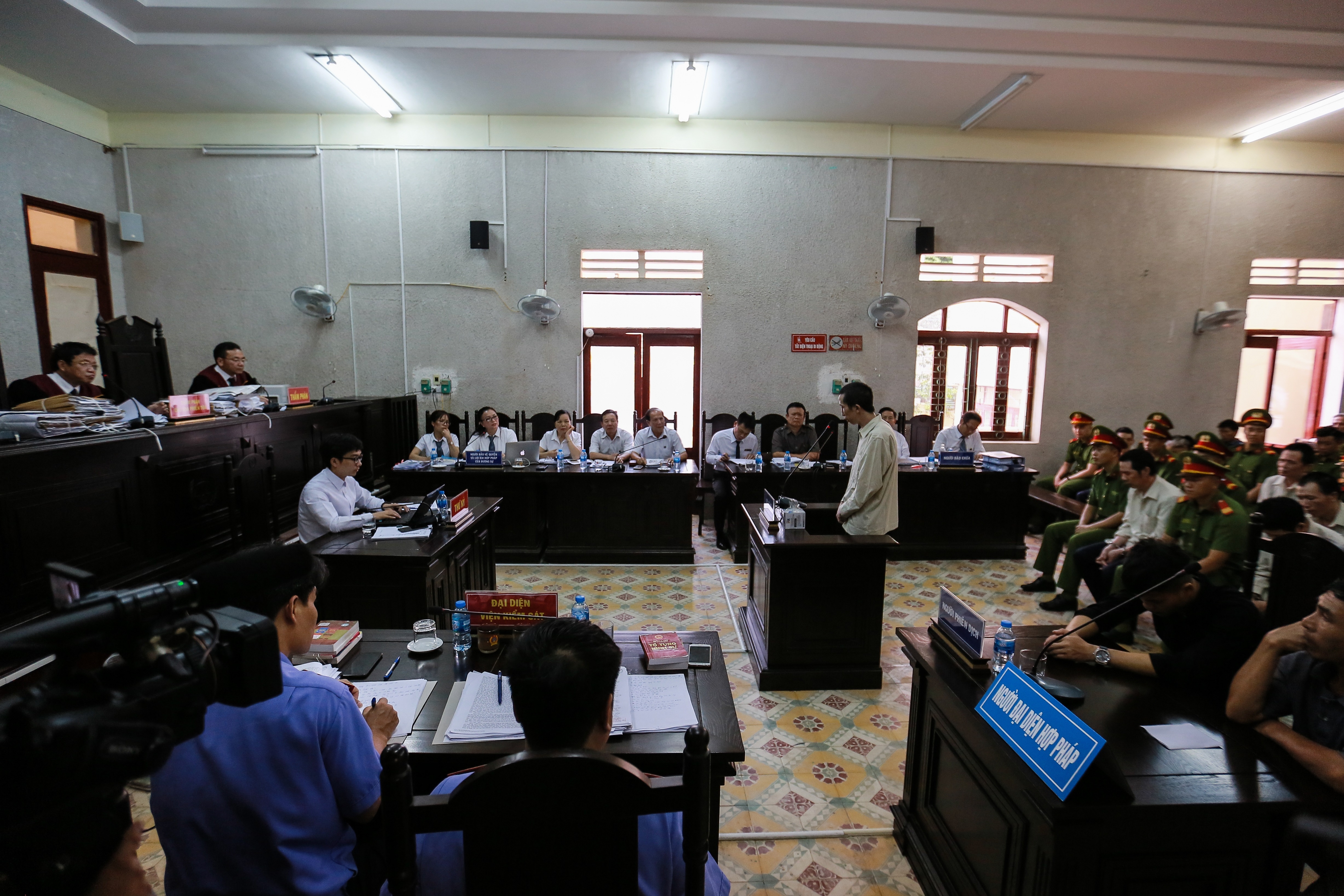 nu sinh giao ga anh 2